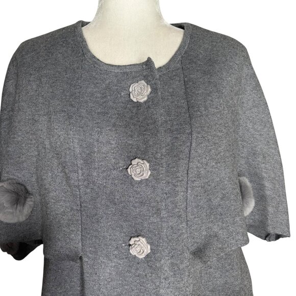 Gray Wool Short Sleeve Cape Coat Medium Fur Pom Pom Accents Rose Buttons - Picture 2 of 6